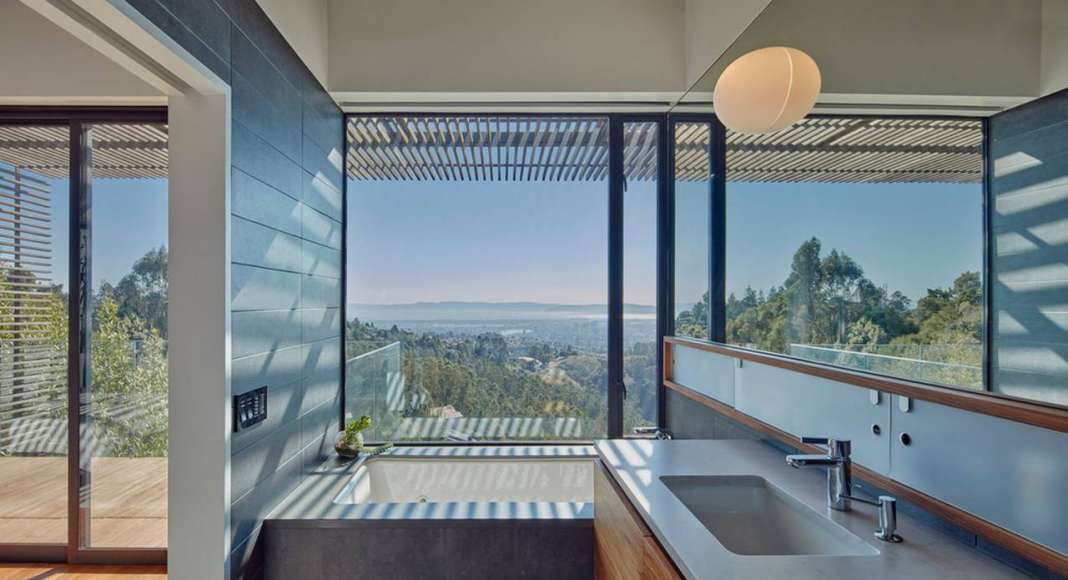 Skyline House Bath 1 Detail by Terry & Terry Architecture : Photo © Bruce Damonte Photography