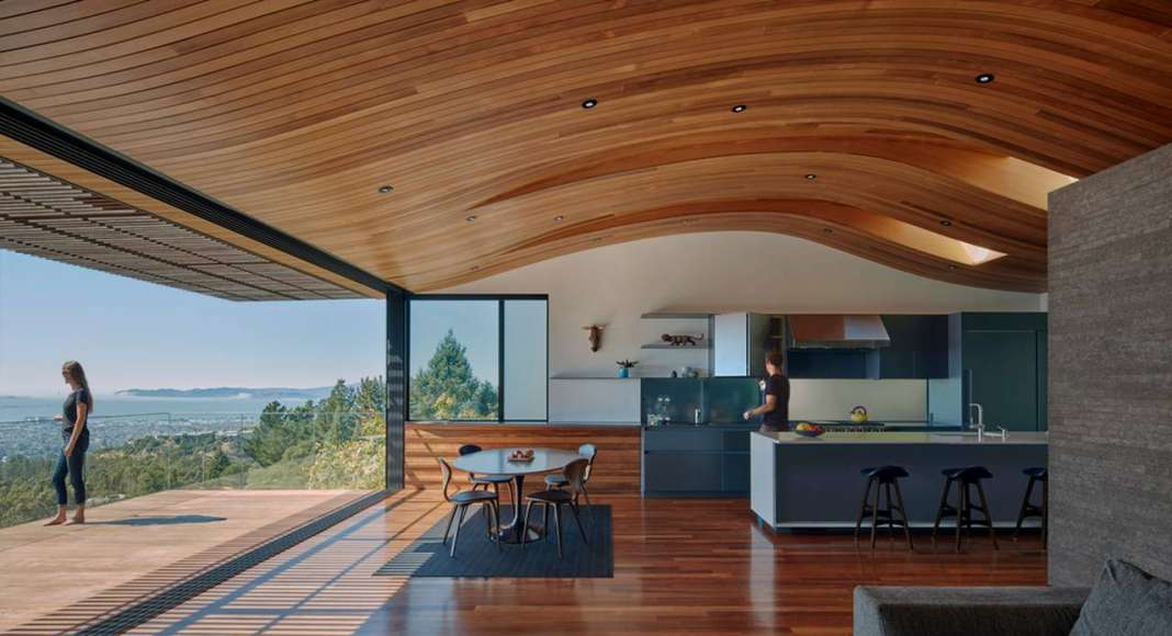 Skyline House Dining/Kitchen Area by Terry & Terry Architecture : Photo © Bruce Damonte Photography