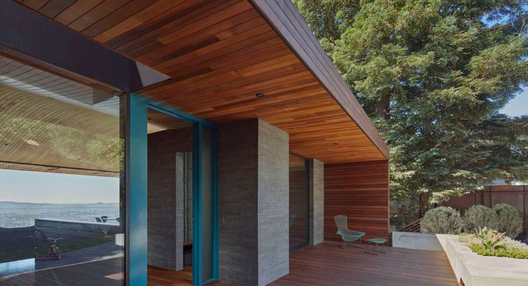 Skyline House Entry Deck by Terry & Terry Architecture : Photo © Bruce Damonte Photography