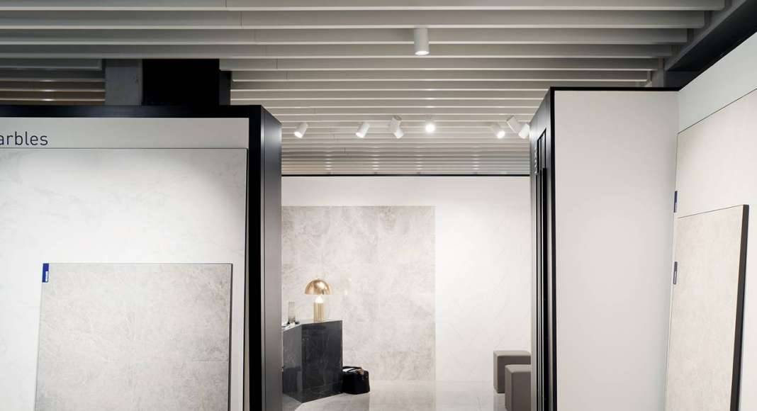 Marca Corona inaugura su nuevo showroom diseñado por el estudio DEFERRARI+MODESTI : Photo © Anna Positano