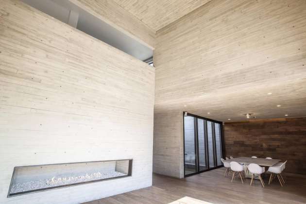 Vista Interior de la Casa F12 diseñada por el estudio Miguel de la Torre Arquitectos : Fotografía © Jorge Garrido
