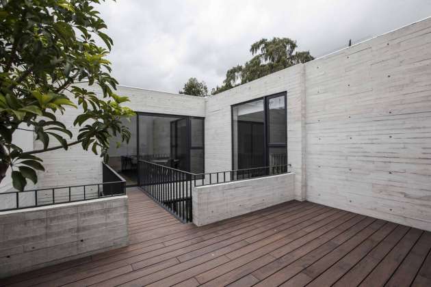 Vista de la Terraza de la Casa F12 diseñada por el estudio Miguel de la Torre Arquitectos : Fotografía © Jorge Garrido