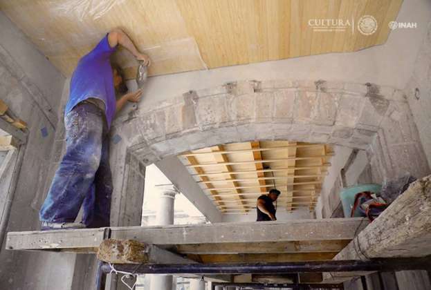 Inyección de lechada por gravedad en juntas de cantera : Foto © Proyecto de restauración de la Casa Rivas Mercado