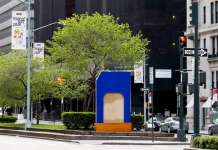 Morpho’s Nest in the Cadmium House creada por el artista Lluís Lleó en New Park Avenue Sculpture : Photo © Corrado Serra