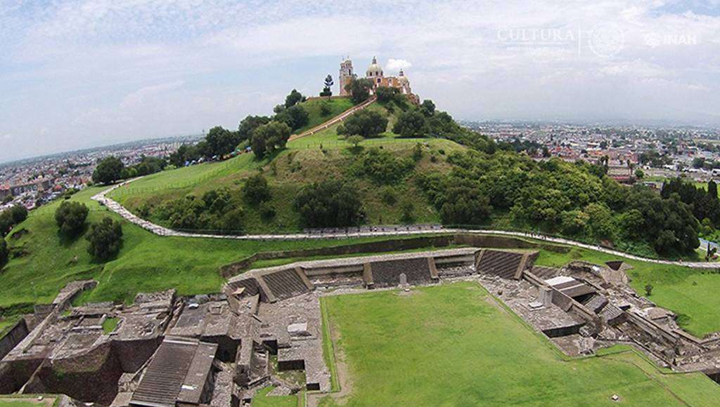 Zona arqueológica de Cholula : Foto © Taller de Drones y Fotogrametría DEA-INAH