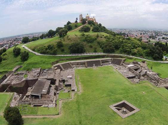 Zona arqueológica de Cholula : Foto © Taller de Drones y Fotogrametría DEA-INAH