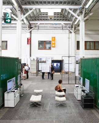 Exposición “EU Mies Award 2017” en el Palau Victòria Eugènia de Barcelona : Fotografía © Anna Mas
