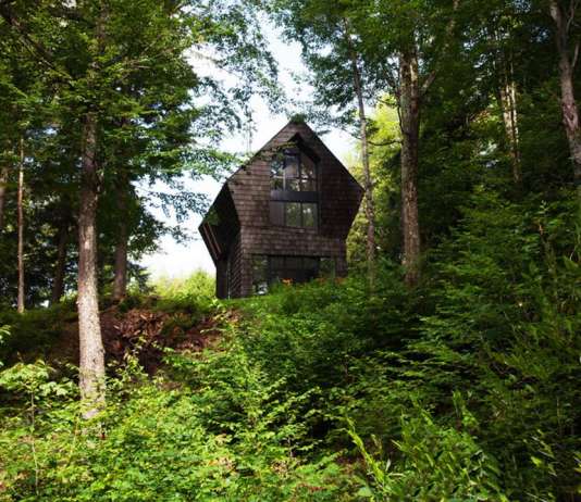La Colombière en Sutton, Canadá diseñada por YH2 Architecture : Photo credit © Loukas Yiacouvakis