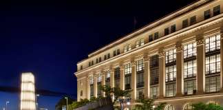 Iluminando el 180 Wellington en Ottawa, Canadá diseñado por Lightemotion : Photo credit © Gordon King Photography