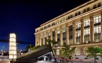 Iluminando el 180 Wellington en Ottawa, Canadá diseñado por Lightemotion : Photo credit © Gordon King Photography