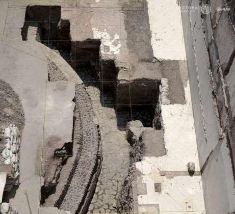 Se localizaba frente al adoratorio de Tláloc, deidad fecunda que residía en el Templo Mayor junto al dios guerrero Huitzilopochtli : Foto © Héctor Montaño, INAH