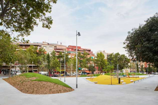 Reurbanización de una área verde en Badalona diseñada por peris+toral.arquitectes : Fotografía © José Hevia