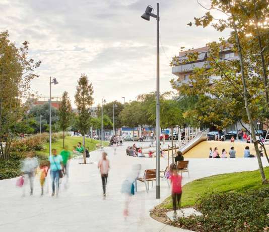 Reurbanización de una área verde en Badalona diseñada por peris+toral.arquitectes : Fotografía © José Hevia