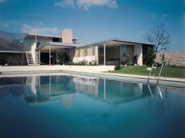 Richard Neutra, Kaufmann Desert House, 1947, Palm Springs, California : Copyright © Julius Shulman Photography, Los Angeles, California/TASCHEN