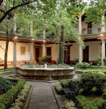 Museo Franz Mayer – Artes Decorativas y Diseño : Fotografía © Museo Franz Mayer