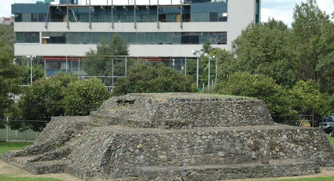 Zona Aarqueológica de Cuiculco en la Ciudad de México : Fotografía © CIP CDMX