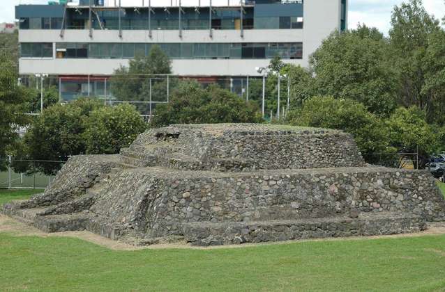 Zona Aarqueológica de Cuiculco en la Ciudad de México : Fotografía © CIP CDMX