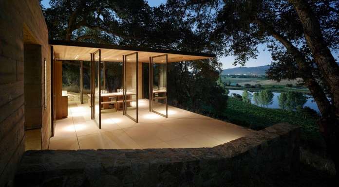 Key to the special experience is that guests are immersed in the landscape and surrounded by the vines that produced the actual wine that they are tasting : Photo credit © Matthew Millman