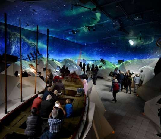 West Coast Stories tells 100,000 years of west coast history and is turned into a nighttime 4D theatre twice an hour : Photo credit © Mike Bink Photography