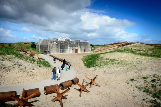 TIRPITZ is an antithesis to the heavy volume of the WWII bunker of the Atlantic Wall : Photo credit © Mike Bink Photography