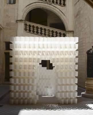 Instalación Paper Cloud en Montpellier, Francia diseñada por Studio 3A Structure Reflecting Natural Light : Photo credit © Studio 3A