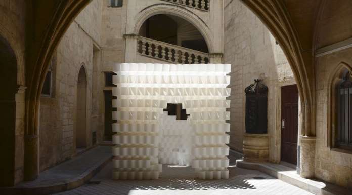 Structure Reflecting Natural Light : Photo credit © Studio 3A