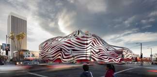 Display - Kohn Pedersen Fox Associates - Petersen Automotive Museum : Photo credit © World Architecture Festival