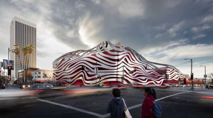 Display - Kohn Pedersen Fox Associates - Petersen Automotive Museum : Photo credit © World Architecture Festival