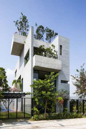 House - Vo Trong Nghia Architects - Binh House : Photo credit © World Architecture Festival