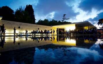 Ciclo de cine PANTALLA PAVELLÓ de la Fundació Mies van der Rohe : Fotografía © Fundació Mies van der Rohe