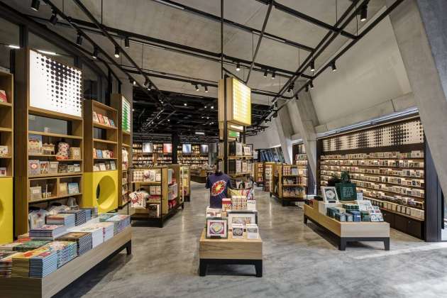 Retail - Tate Modern Terrace Shop by UXUS : Photo courtesy of © INSIDE: World Festival of Interiors