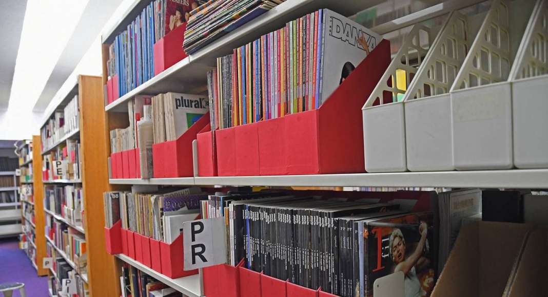 La Biblioteca de las Artes del CENART cuenta con un catálogo automatizado : Fotografía © FSM / Conaculta