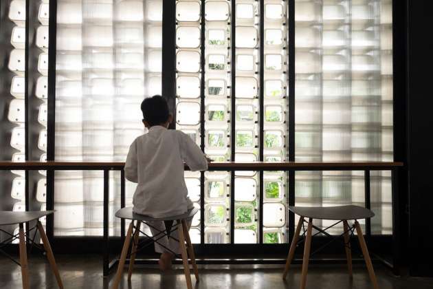 Inside the Microlibrary Bima with natural light : Photo credit © Sanrok studio / SHAU