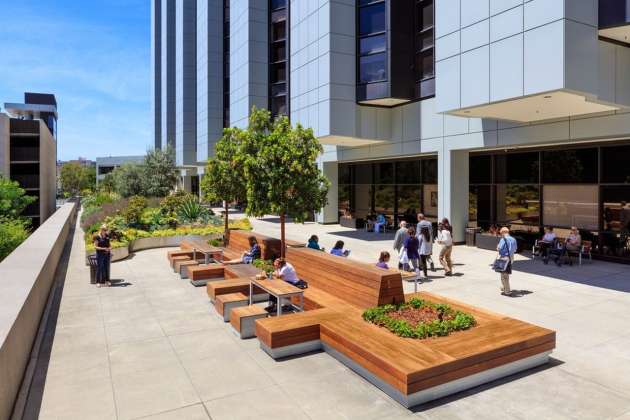 AHBE Landscape Architects Unveils Healing Gardens for Cedars-Sinai Medical Center : Photo credit © @heliphoto.net