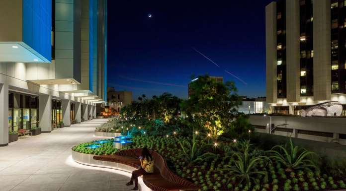 AHBE Landscape Architects Unveils Healing Gardens for Cedars-Sinai Medical Center : Photo credit © @heliphoto.net