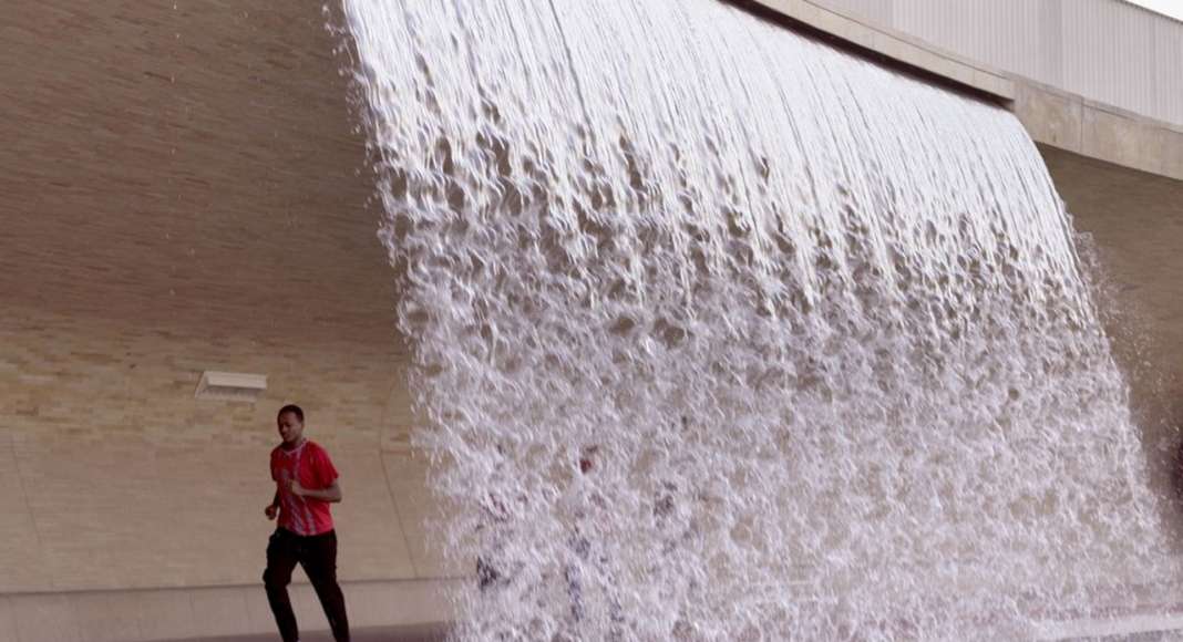 Covered Walkway - Water Cascade : Photo credit © Markus Elblaus