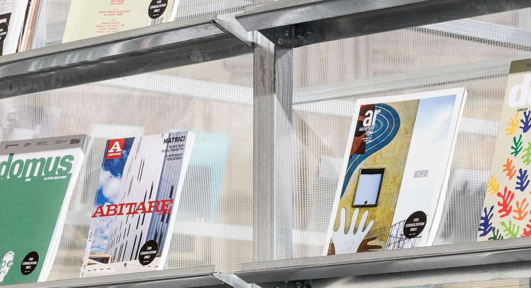 PRESS BOX: un kiosco pop-up de trama metálica diseñado por SET Architects : Fotografía © Marco Cappelletti