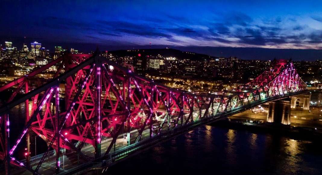 Jacques Cartier Bridge Interactive Illumination_Living Connections : Photo credit © Moment Factory