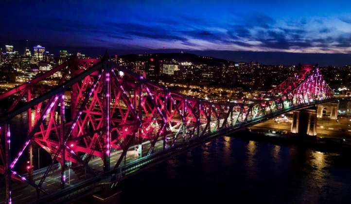 Jacques Cartier Bridge Interactive Illumination_Living Connections : Photo credit © Moment Factory