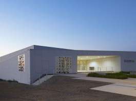 Sports Hall of the Jean-Louis Trintignant Middle School in Uzès : Photo credit ©photoarchitecture.com
