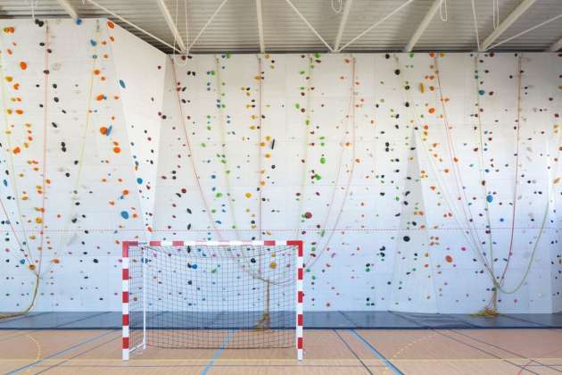 View of the climbing wall : Photo credit ©photoarchitecture.com