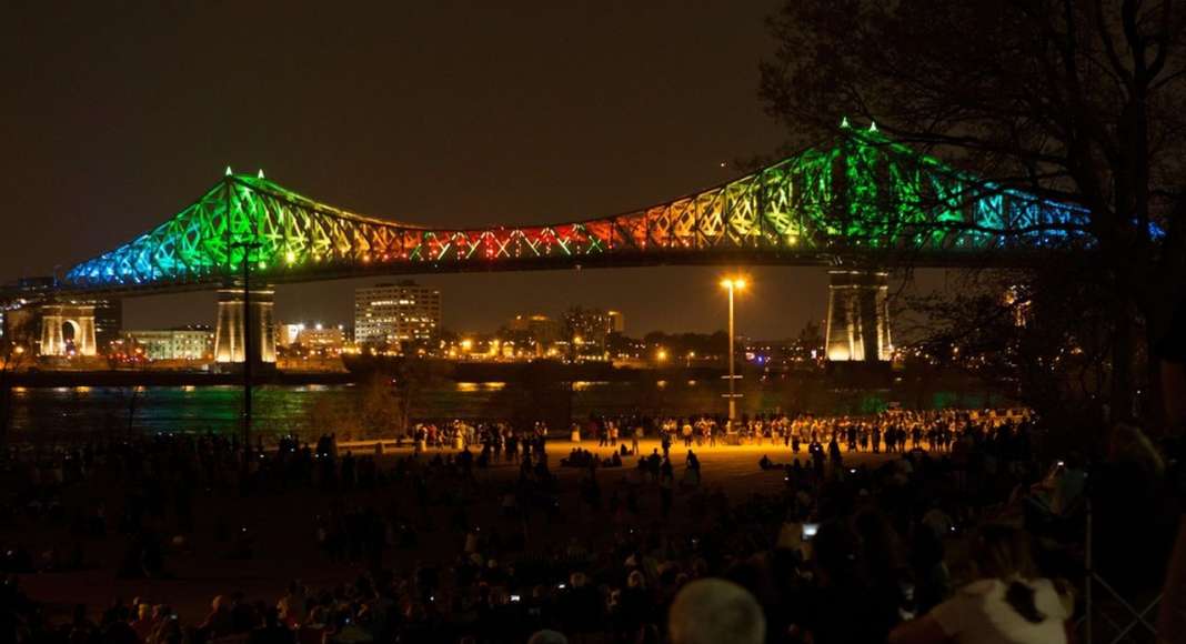 Jacques Cartier Bridge Interactive Illumination_Inaugural Show May 17 2017 : Photo credit © Martine Doyon