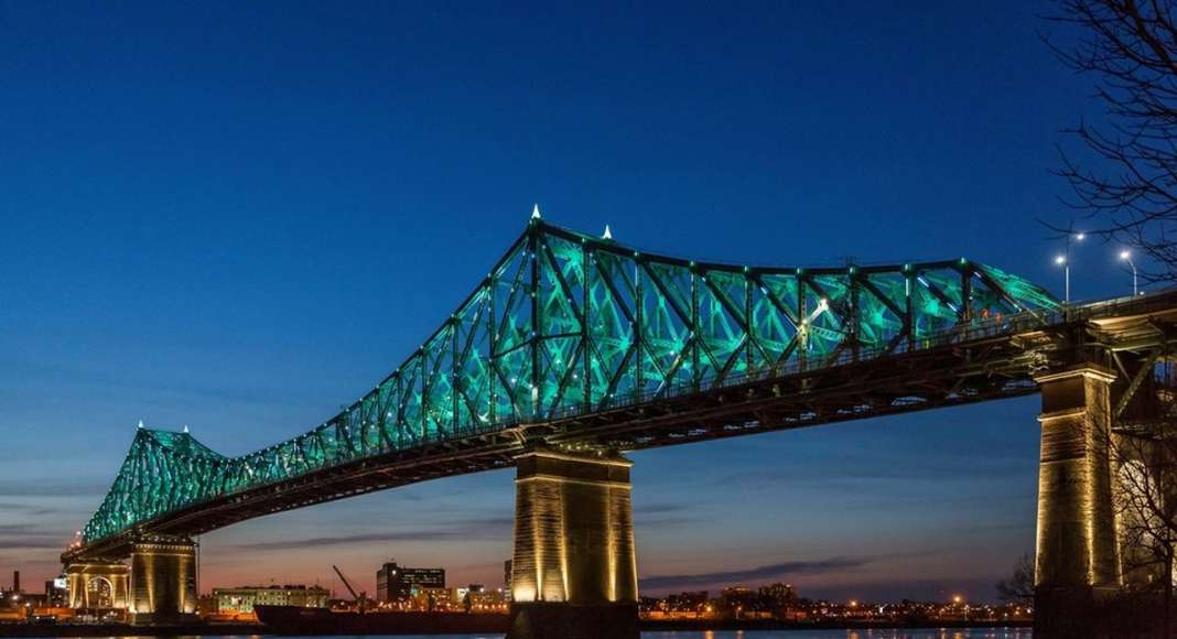 Jacques Cartier Bridge Interactive Illumination_Living Connections : Photo credit © The Jacques Cartier and Champlain Bridges Incorporated (JCCBI)