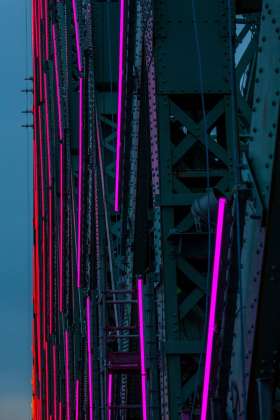 Jacques Cartier Bridge Interactive Illumination_LED Technology : Photo credit © The Jacques Cartier and Champlain Bridges Incorporated (JCCBI)