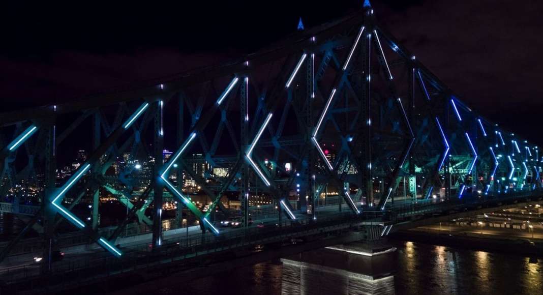 Jacques Cartier Bridge Interactive Illumination_Living Connections : Photo credit © Moment Factory