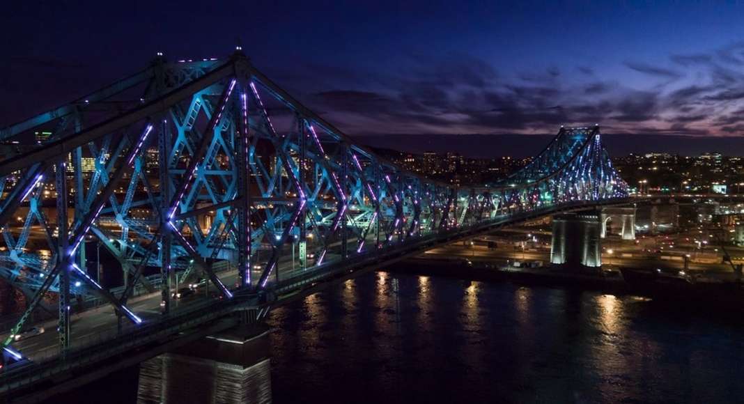 Jacques Cartier Bridge Interactive Illumination_Living Connections : Photo credit © Moment Factory