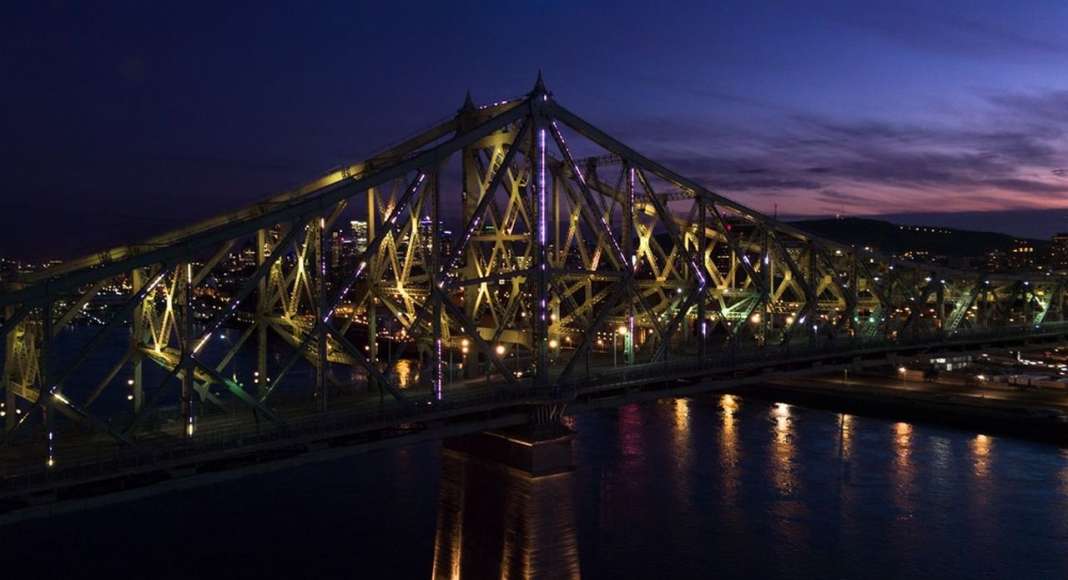 Jacques Cartier Bridge Interactive Illumination_Living Connections : Photo credit © Moment Factory