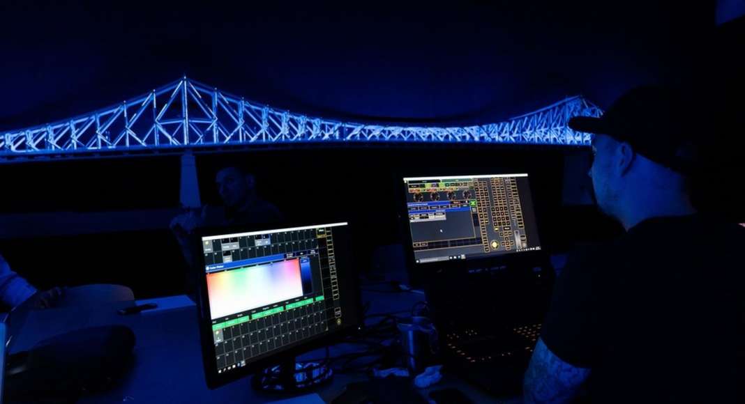 Jacques Cartier Bridge Interactive Illumination_Behind The Scenes : Photo credit © Moment Factory