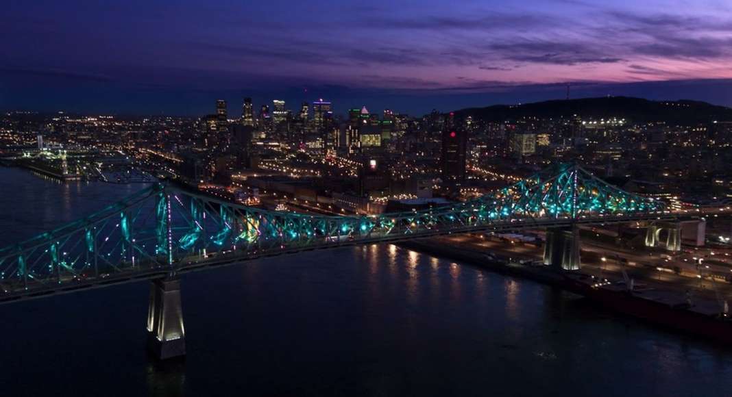 Jacques Cartier Bridge Interactive Illumination_Living Connections : Photo credit © Moment Factory