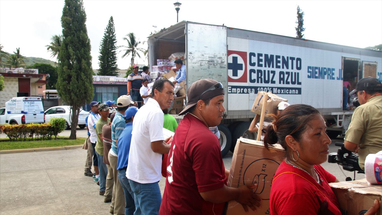 Cooperativa La Cruz Azul a través de su Fundación apoya a daminificados del Terremoto : Fotografía © La Cooperativa La Cruz Azul